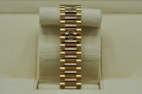 Superclone Rolex Day-Date 36 mm Carnelian Dial 128348RBR Replica - Luxury Men's Watch - Image 2