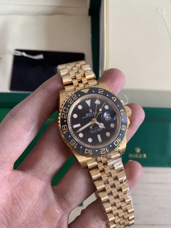 Rolex GMT-Master II Superclone Replica 126718GRNR 40 mm Luxury Black Dial High Quality - Image 7