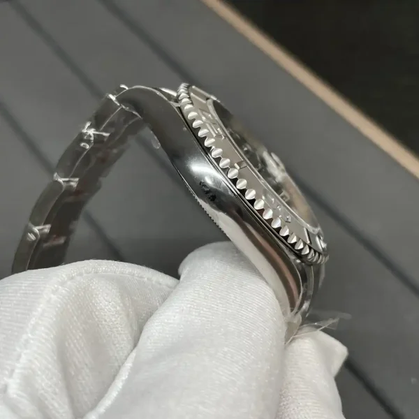 Rolex Yacht-Master Replica Superclone Rhodium Dial 126622 40mm Luxury Timepiece - Image 8