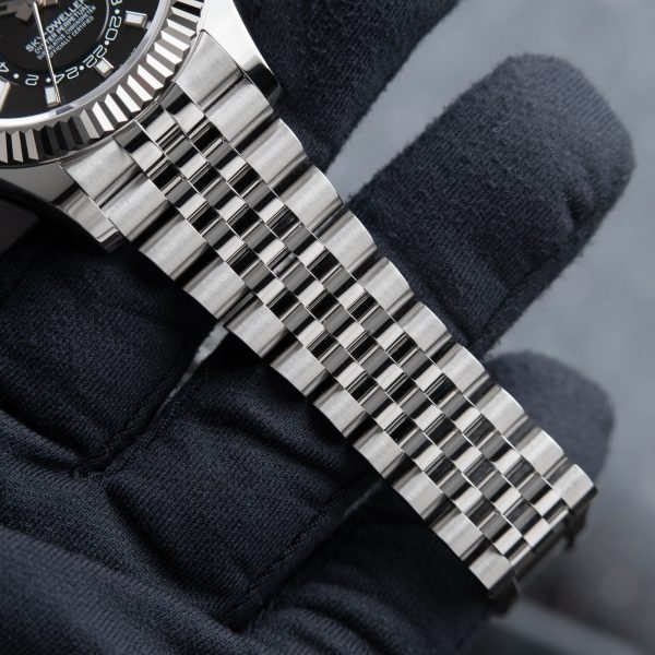 Superclone Rolex Sky-Dweller Replica 42 mm Bright Black Dial 336934 Jubilee Luxury Watch - Image 4