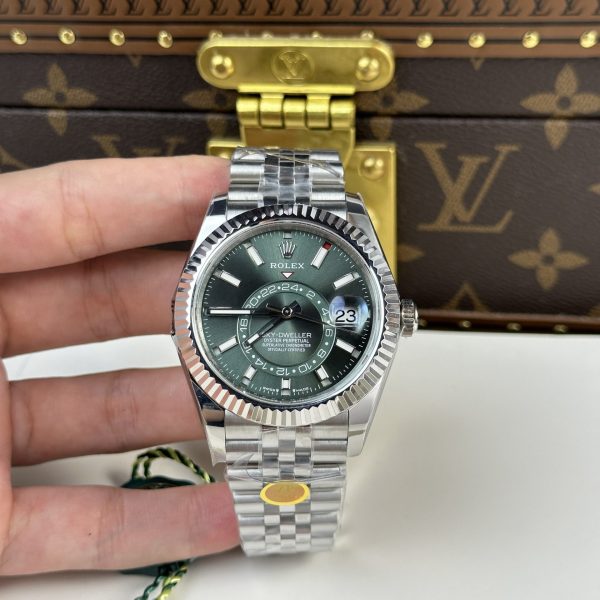 Rolex Sky-Dweller Superclone Replica 336934 Jubilee Mint Green Dial 42 mm Luxury Watch - Image 3