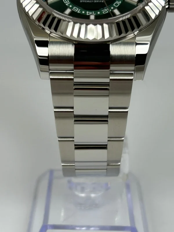 Superclone Rolex Sky-Dweller Mint Green Dial 42 mm Oyster Replica Luxury Watch - Image 8