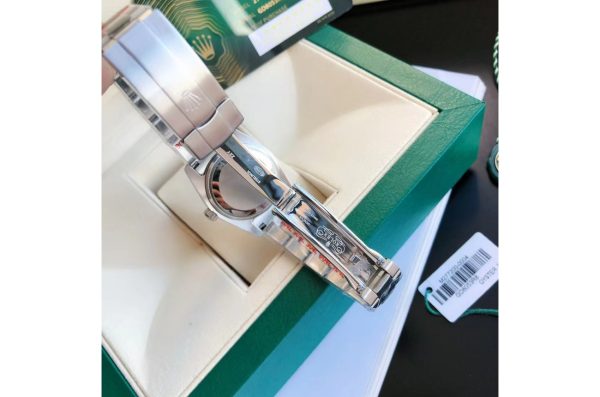 Rolex Oyster Perpetual 31/41mm Replica Stainless Steel/Silver Automatic Luxury Watch - Image 3