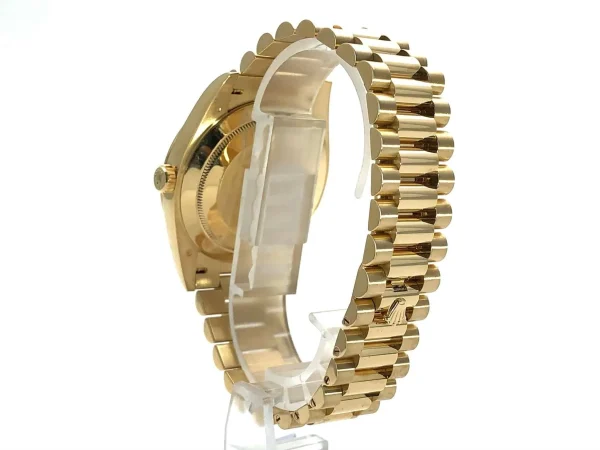 Luxury Rolex Day-Date II Replica 40mm Champagne Dial 228238 - High Quality Timepiece - Image 6