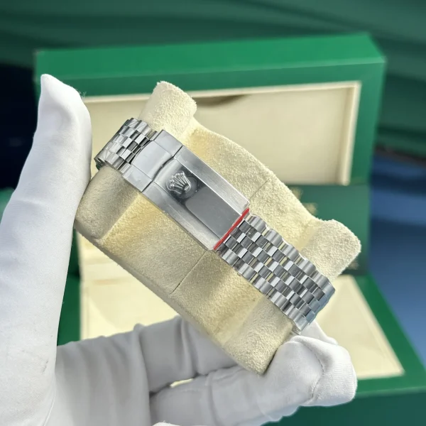 Rolex Datejust 41mm Green Dial 126334 Jubilee Replica - Luxury Automatic Men's Watch - Image 9